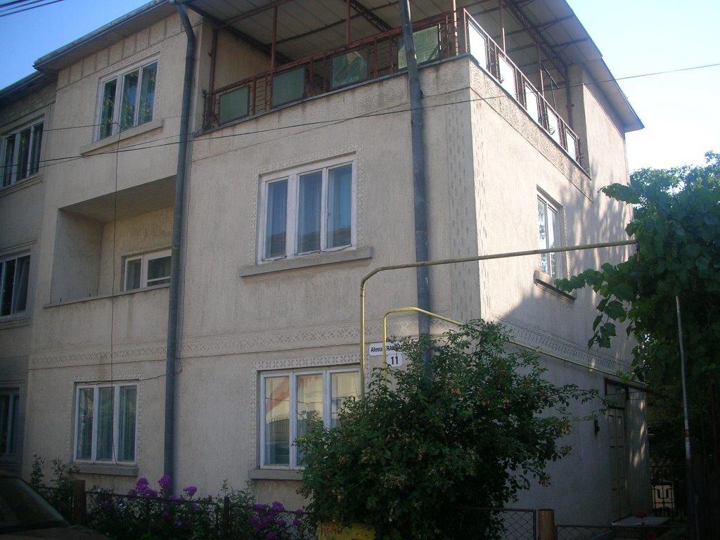 Casa/Vila 5 camere Zona Liceu A.T. Laurian Botosani