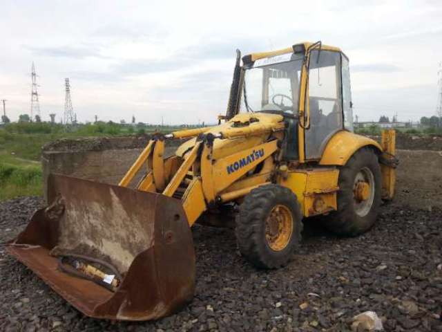 Buldoexcavator Komatsu WB 93R-2 Dezmembrez