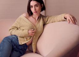 Calvin Klein anunță campania cu Lily Collins