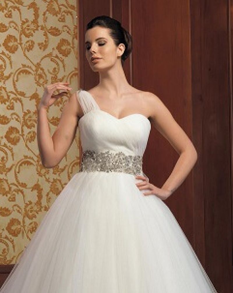 Rochiile de mireasa inDiva Bridals acum si in Romania, prin Rose Bridal